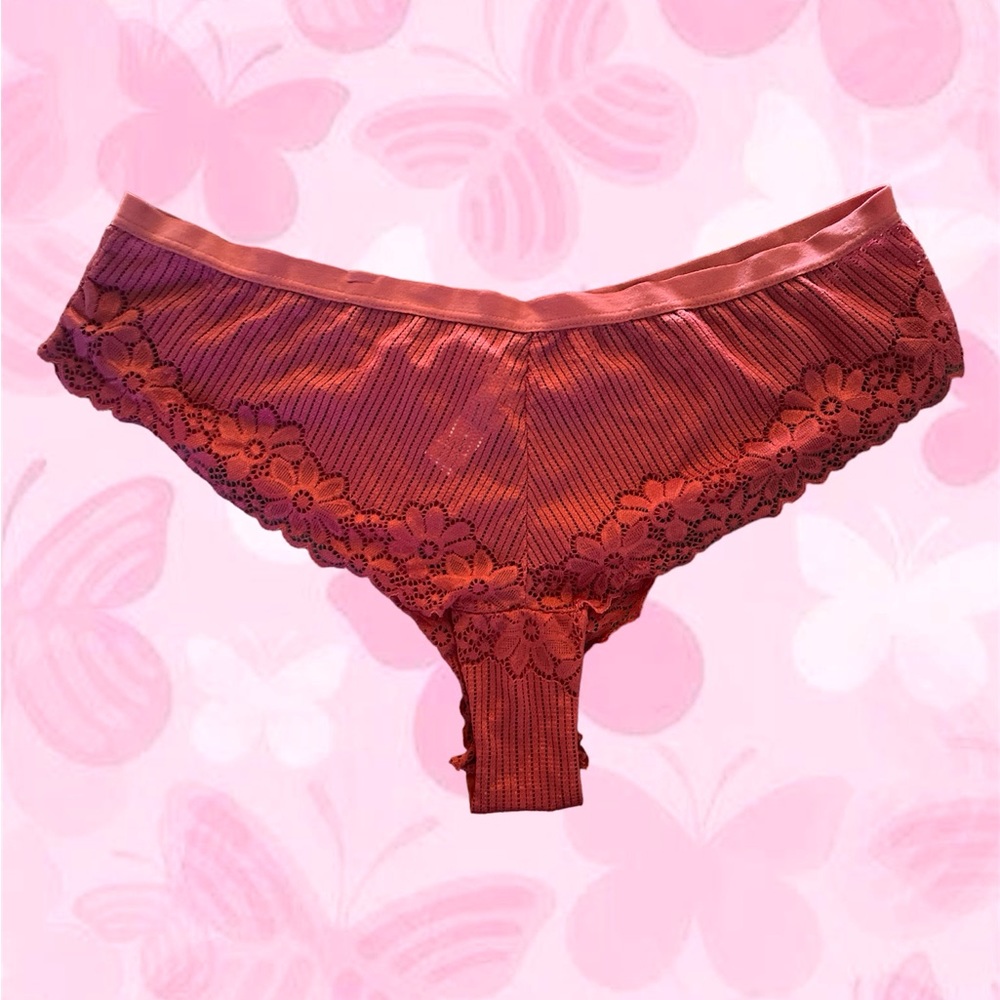 COPY - Flower laced underclothes 🥀
In: Brick tone red